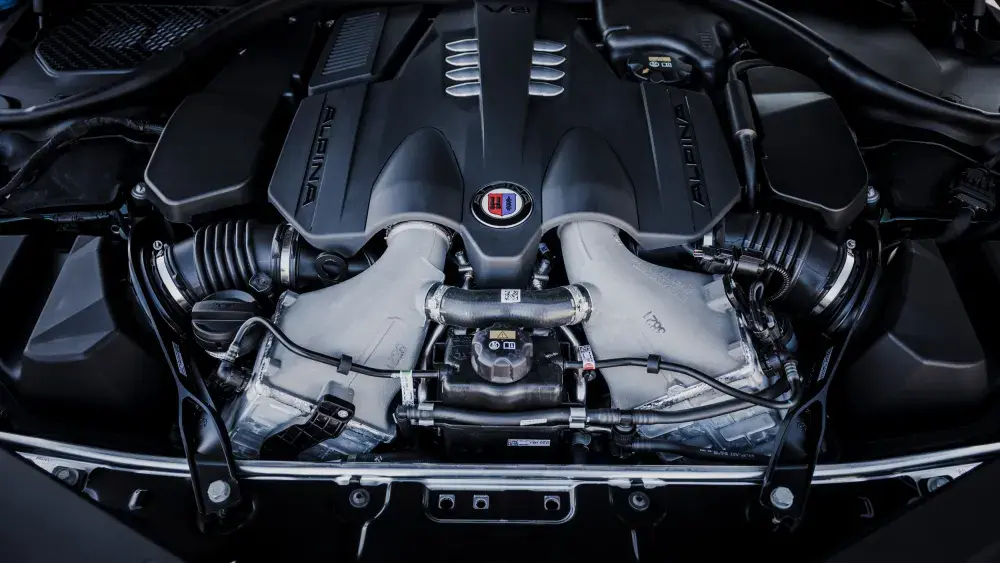 BMW ALPINA B8 V8-motor